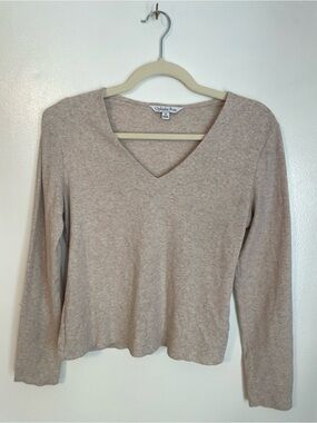 Ophelia Roe Ribbed Knit Long Sleeve V-Neck Sweater Top Tan Beige M